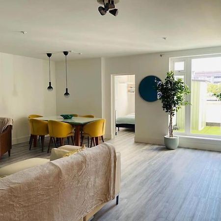 Stunning Huge Openplan 2Bed Flat Apartment Woking Ngoại thất bức ảnh